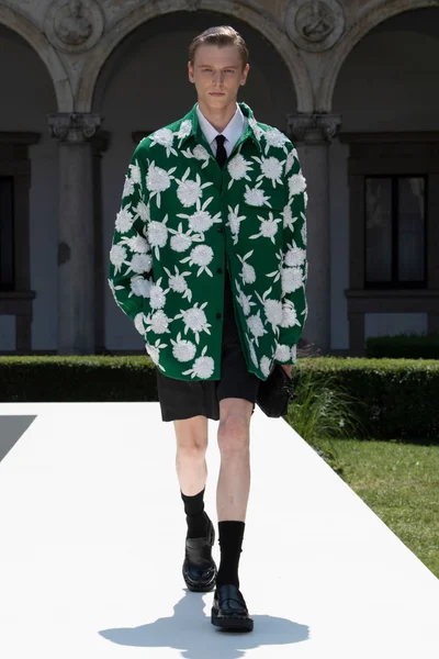 Look 26